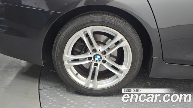 BMW 5 Series (F10) 528i 2012 — фото 29
