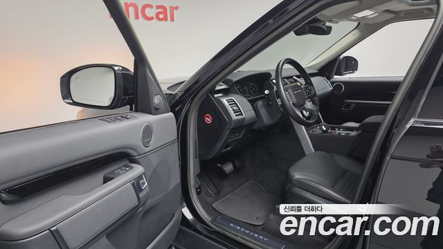 Land Rover Discovery 5 2.0 P300 SE 2023 — фото 10