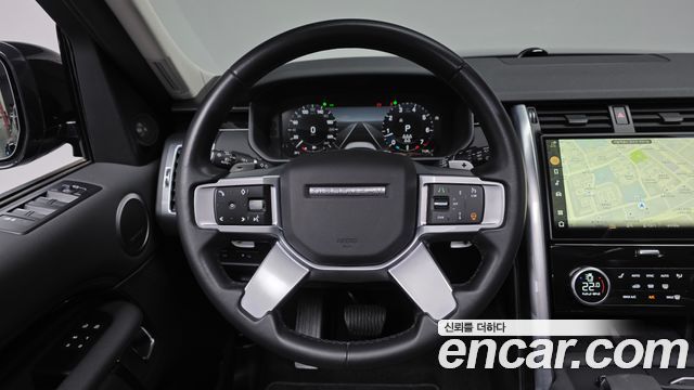Land Rover Discovery 5 2.0 P300 SE 2023 — фото 13