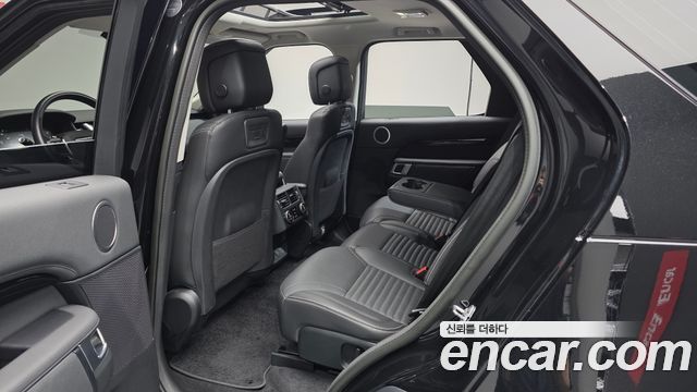 Land Rover Discovery 5 2.0 P300 SE 2023 — фото 26