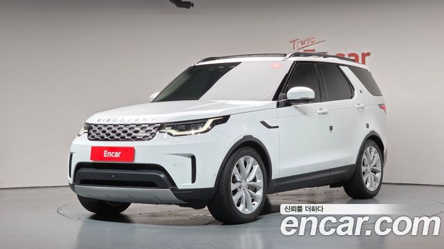Land Rover Discovery 5 2.0 P300 SE 2023 — фото 1