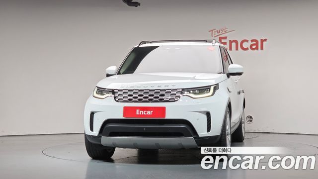 Land Rover Discovery 5 2.0 P300 SE 2023 — фото 3