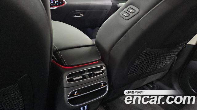Genesis GV70 2.5T Gasoline AWD 2023 — фото 30