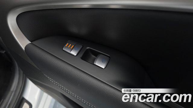 Genesis G70 Gasoline 2.0T 4WD 2021 — фото 19