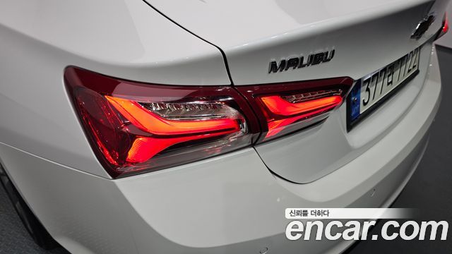 Chevrolet Malibu 2.0 Turbo LT Special 2021 — фото 23