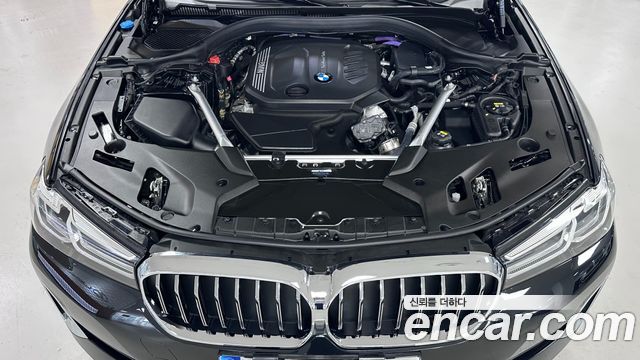 BMW 5 Series (G30) 523d Luxury 2023 — фото 6