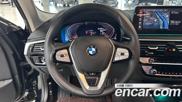 BMW 5 Series (G30) 523d Luxury 2023 — фото 20
