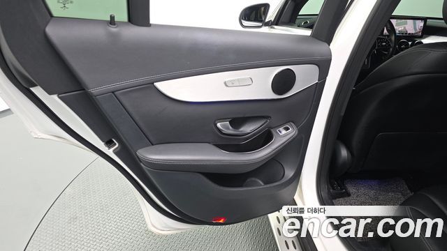 Mercedes-Benz GLC-Class (X253) GLC300e 4MATIC 2020 — фото 25