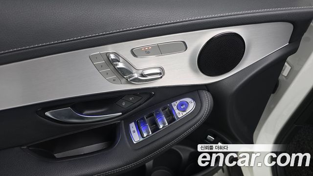 Mercedes-Benz GLC-Class (X253) GLC300e 4MATIC 2020 — фото 29