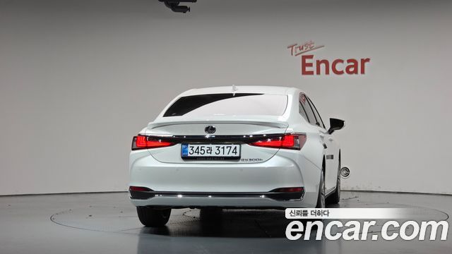 Lexus ES300h (VII) Luxury Plus 2025 — фото 4