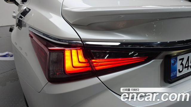 Lexus ES300h (VII) Luxury Plus 2025 — фото 23