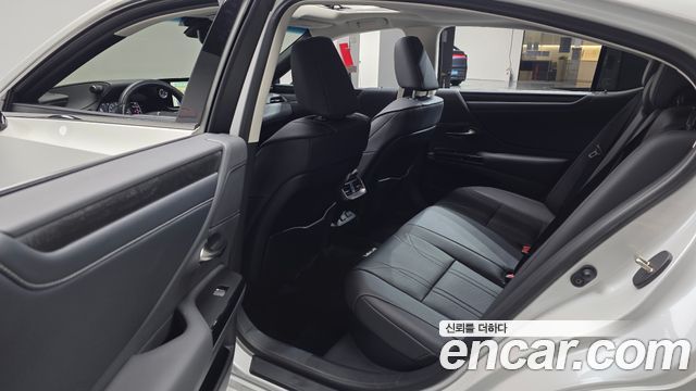 Lexus ES300h (VII) Luxury Plus 2025 — фото 26