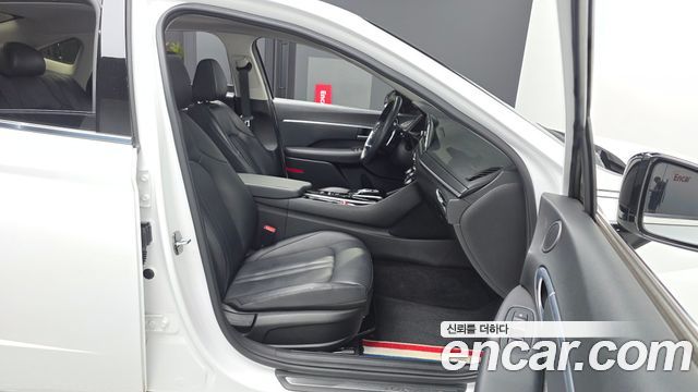 Hyundai Sonata (DN8) 2.0 Premium Family 2020 — фото 11
