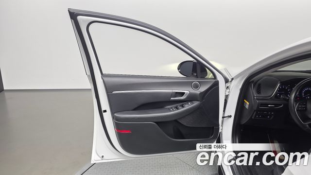 Hyundai Sonata (DN8) 2.0 Premium Family 2020 — фото 24