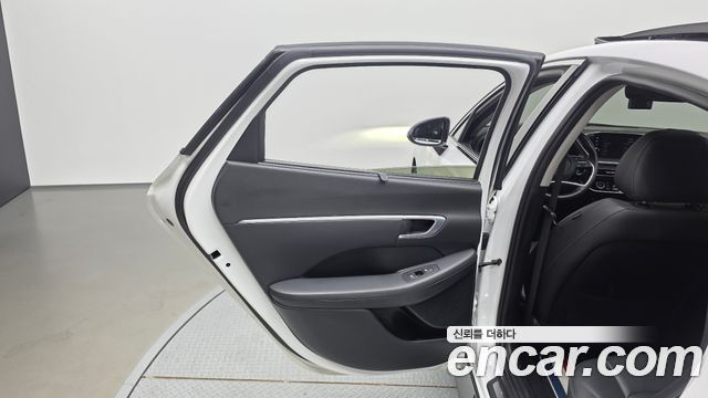 Hyundai Sonata (DN8) 2.0 Premium Family 2020 — фото 25