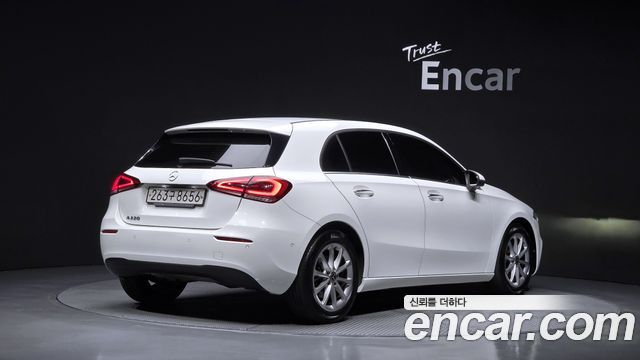 Mercedes-Benz A-Class (W177) A220 Hatchback 2020 — фото 2