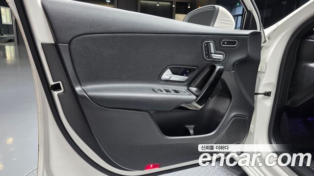 Mercedes-Benz A-Class (W177) A220 Hatchback 2020 — фото 20