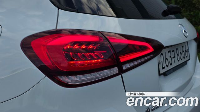 Mercedes-Benz A-Class (W177) A220 Hatchback 2020 — фото 35