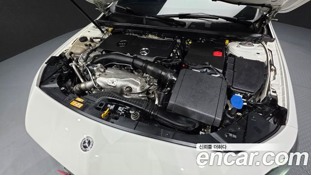 Mercedes-Benz A-Class (W177) A220 Hatchback 2020 — фото 38
