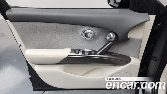 Genesis GV60 Standard 2022 — фото 24