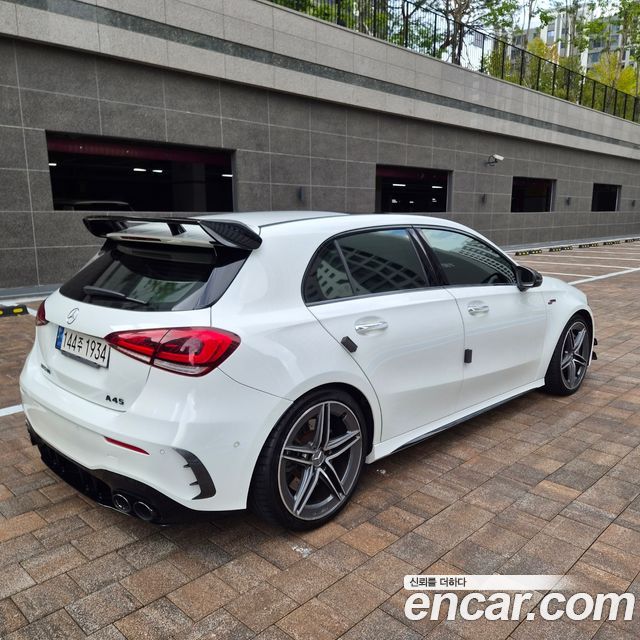 Mercedes-Benz A-Class (W177) AMG A45 4MAITC+ Hatchback 2021 — фото 6