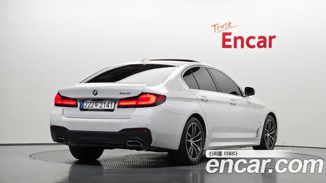 BMW 5 Series (G30) 520i M Sport 2023 — фото 2