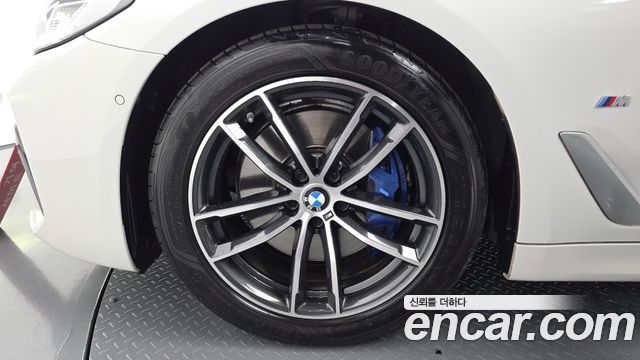 BMW 5 Series (G30) 520i M Sport 2023 — фото 5