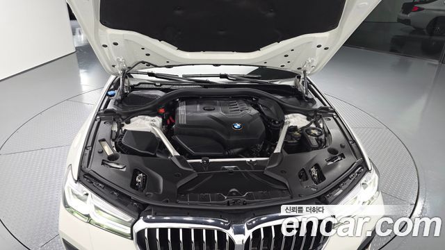 BMW 5 Series (G30) 520i M Sport 2023 — фото 6