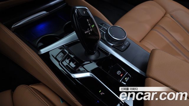 BMW 5 Series (G30) 520i M Sport 2023 — фото 9