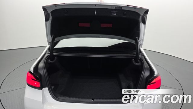 BMW 5 Series (G30) 520i M Sport 2023 — фото 19