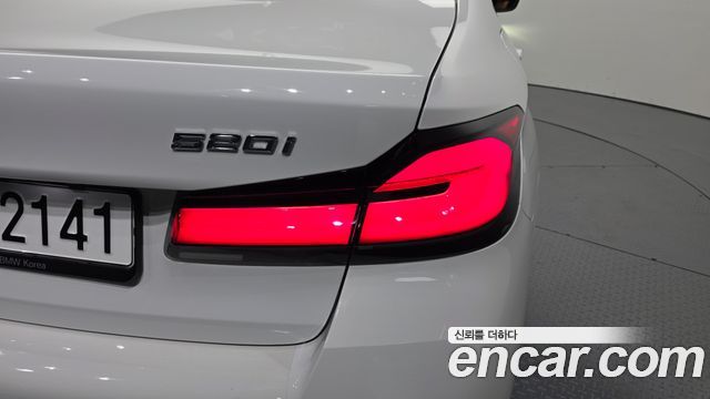 BMW 5 Series (G30) 520i M Sport 2023 — фото 23