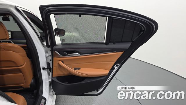 BMW 5 Series (G30) 520i M Sport 2023 — фото 25
