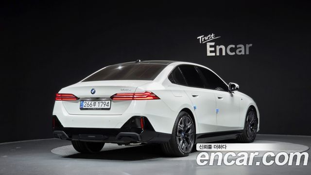 BMW 5 Series (G60) 530e M Sport 2024 — фото 2