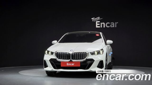 BMW 5 Series (G60) 530e M Sport 2024 — фото 3