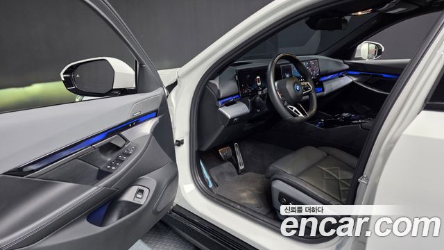 BMW 5 Series (G60) 530e M Sport 2024 — фото 10