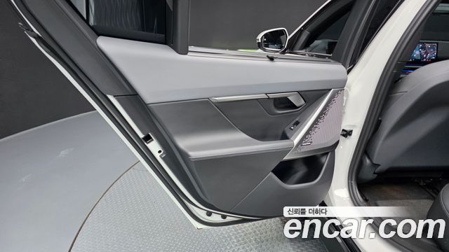 BMW 5 Series (G60) 530e M Sport 2024 — фото 25