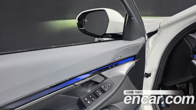 BMW 5 Series (G60) 530e M Sport 2024 — фото 37