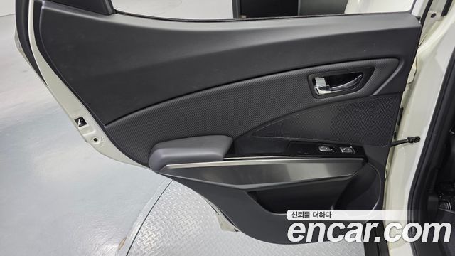 KG Mobility (SsangYong) Tivoli Air 1.5 A3 2WD 2022 — фото 25