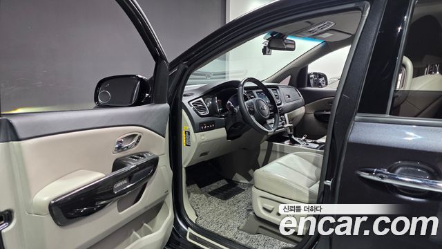 Kia Carnival 7-Seater Limousine President 2020 — фото 8