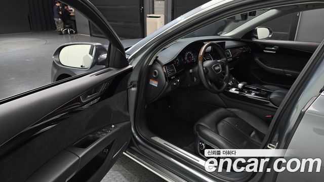 Audi A8 50 TDI Quattro LWB D4 2015 — фото 10