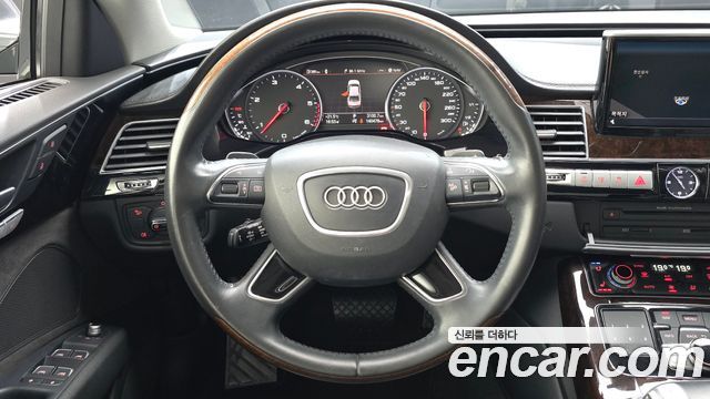 Audi A8 50 TDI Quattro LWB D4 2015 — фото 17
