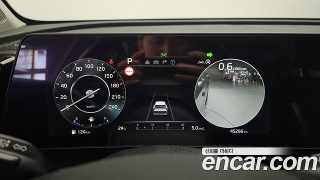 Kia Sportage (V) Gasoline 1.6 Turbo 2WD Signature 2023 — фото 8
