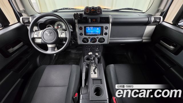 Toyota FJ Cruiser 4WD V6 2014 — фото 7