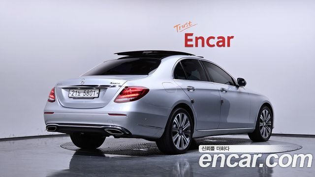 Mercedes-Benz E-Class (W213) E400 4MATIC Exclusive 2017 — фото 2