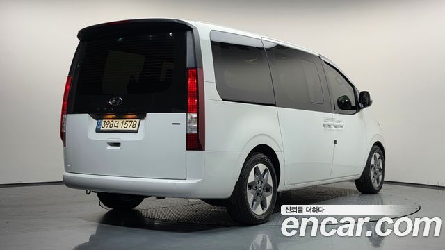 Hyundai Staria 4WD Tourer 9-Seater Modern 2022 — фото 2