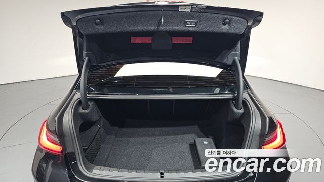 BMW 3 Series (G20) 320i M Sport 2025 — фото 40