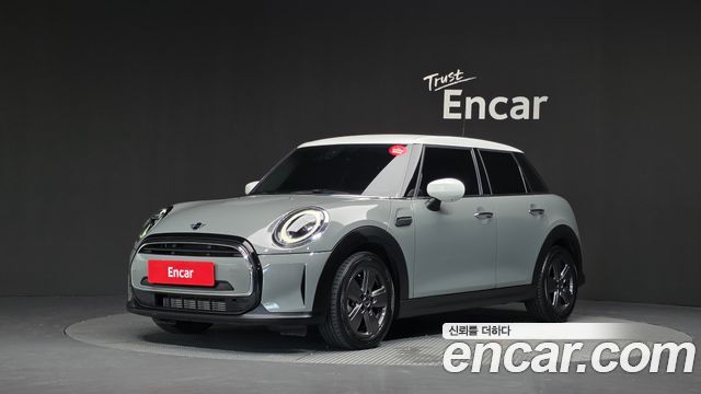 MINI Cooper 5Door Classic Third Generation 2023 — фото 1