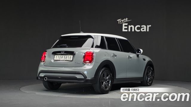 MINI Cooper 5Door Classic Third Generation 2023 — фото 2