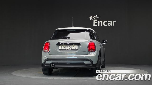 MINI Cooper 5Door Classic Third Generation 2023 — фото 4