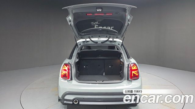 MINI Cooper 5Door Classic Third Generation 2023 — фото 20